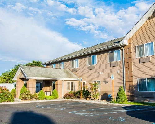 Quality Inn image 2